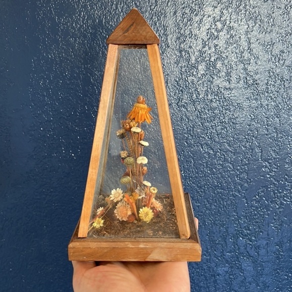 Vintage Floral decorative glass display - Picture 5 of 9